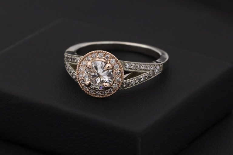 Orbit pave ring