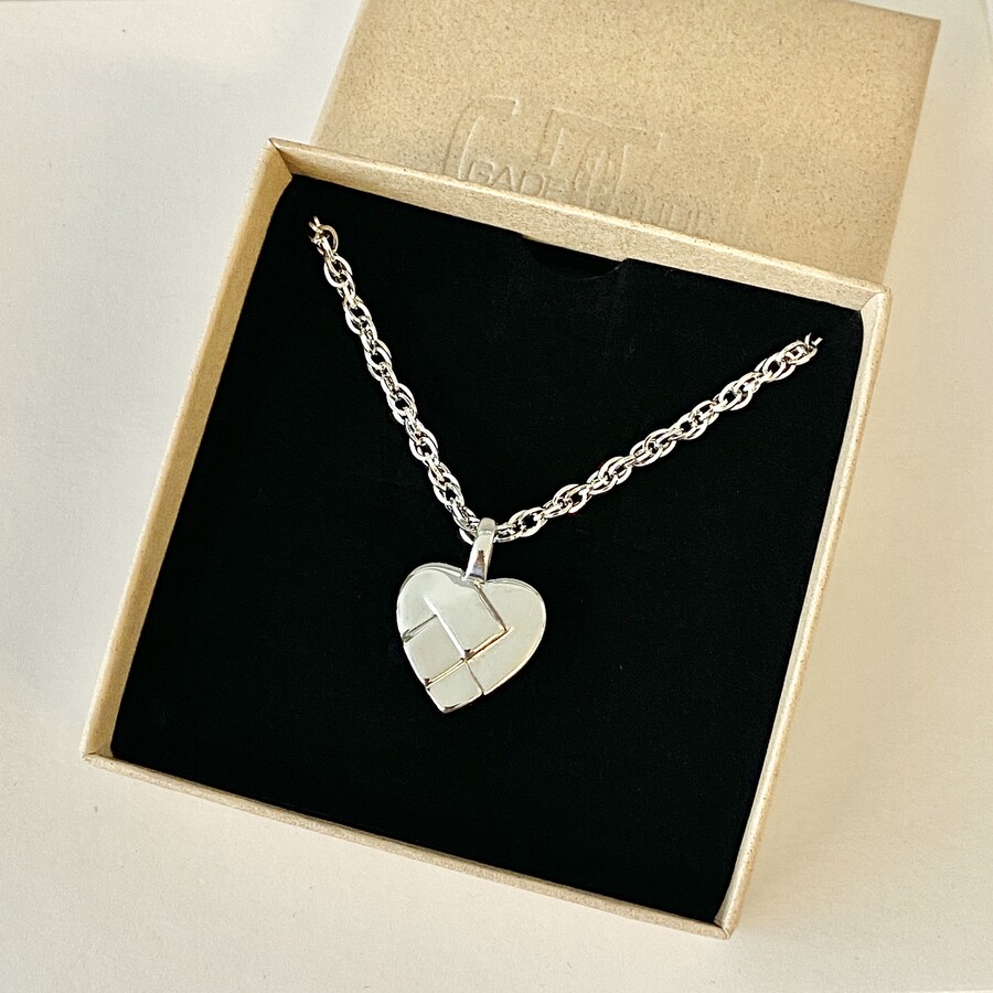 316L Stainless Steel Woven Heart Pendant - Image 4